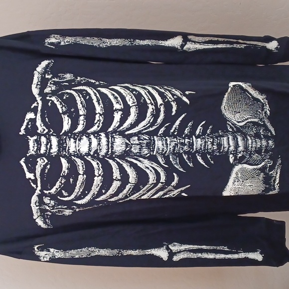 DOLLSKILL TRICKZ N TREATZ XXL BLACK LONG-SLEEVED RIB BY RIB GLOW T SHIRT - Picture 3 of 11